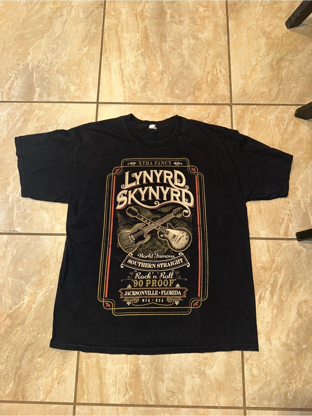 Lynyrd Skynyrd Shirt Mens XL 2014 Tour Whiskey Guitars Graphic Concert Tee